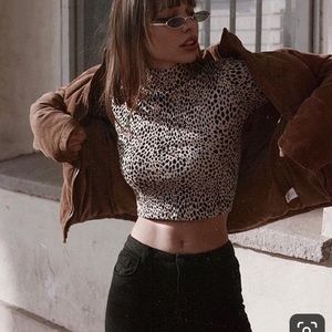 Brandy Melville Chetah turtle neck